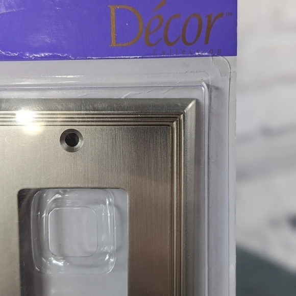 Amerelle Metro line brushed nickel wallplate 1 toggle 1 rocker, switch cover - Picture 2 of 5